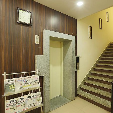 Hotel Premiere Villa Варанаси Екстериор снимка