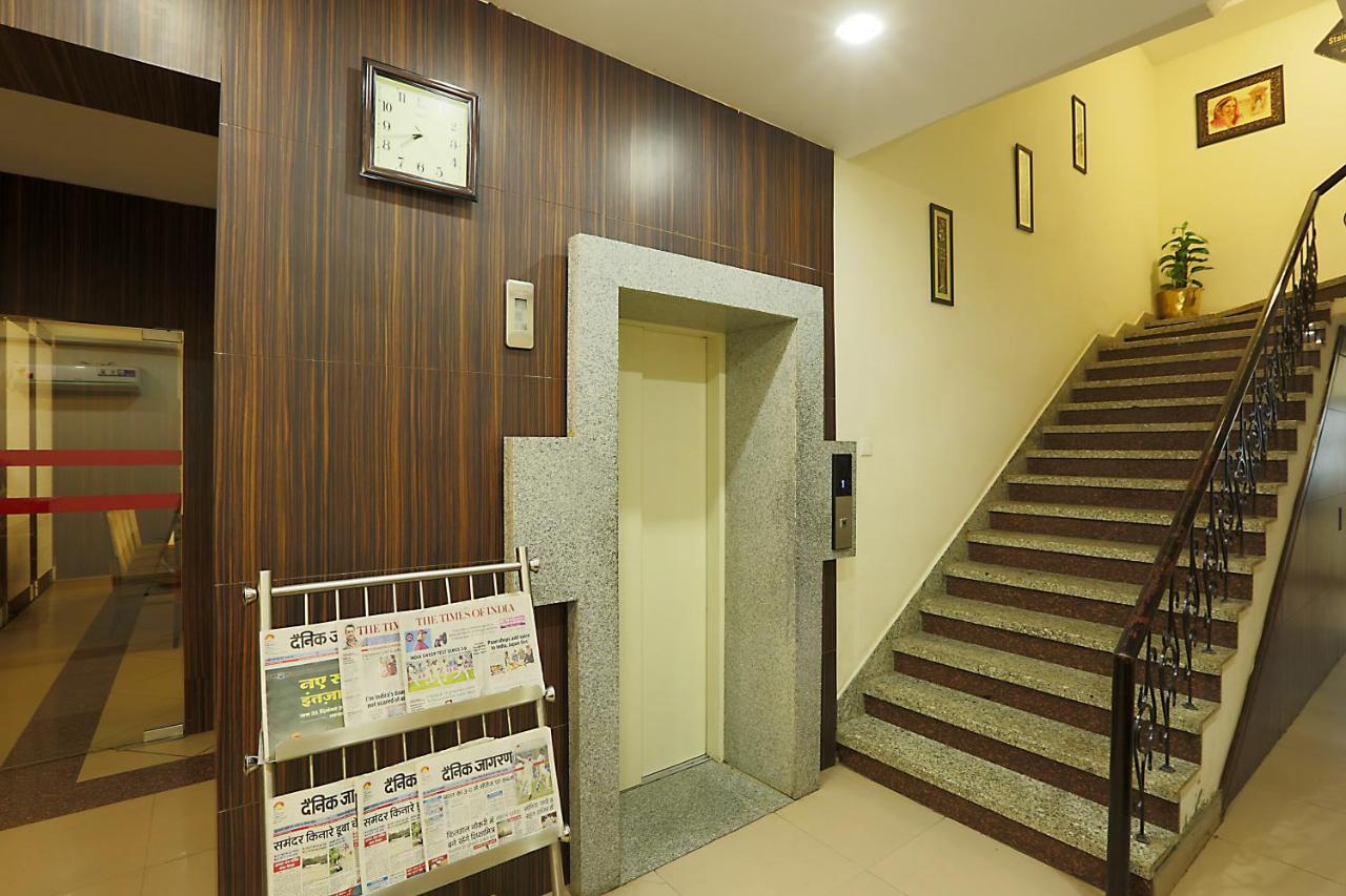 Hotel Premiere Villa Варанаси Екстериор снимка