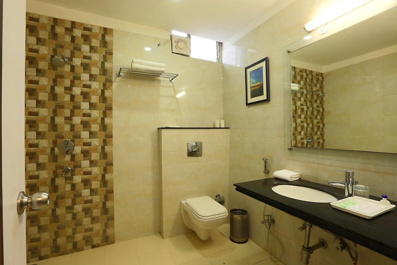 Hotel Premiere Villa Варанаси Екстериор снимка